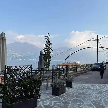 Lake Como Hostel-3